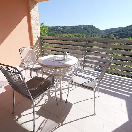 Apartments Chilla *** Лопар Экстерьер фото