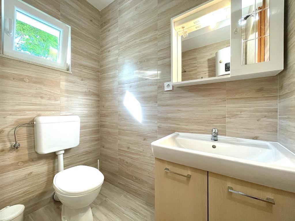 Apartments Chilla *** Лопар Экстерьер фото