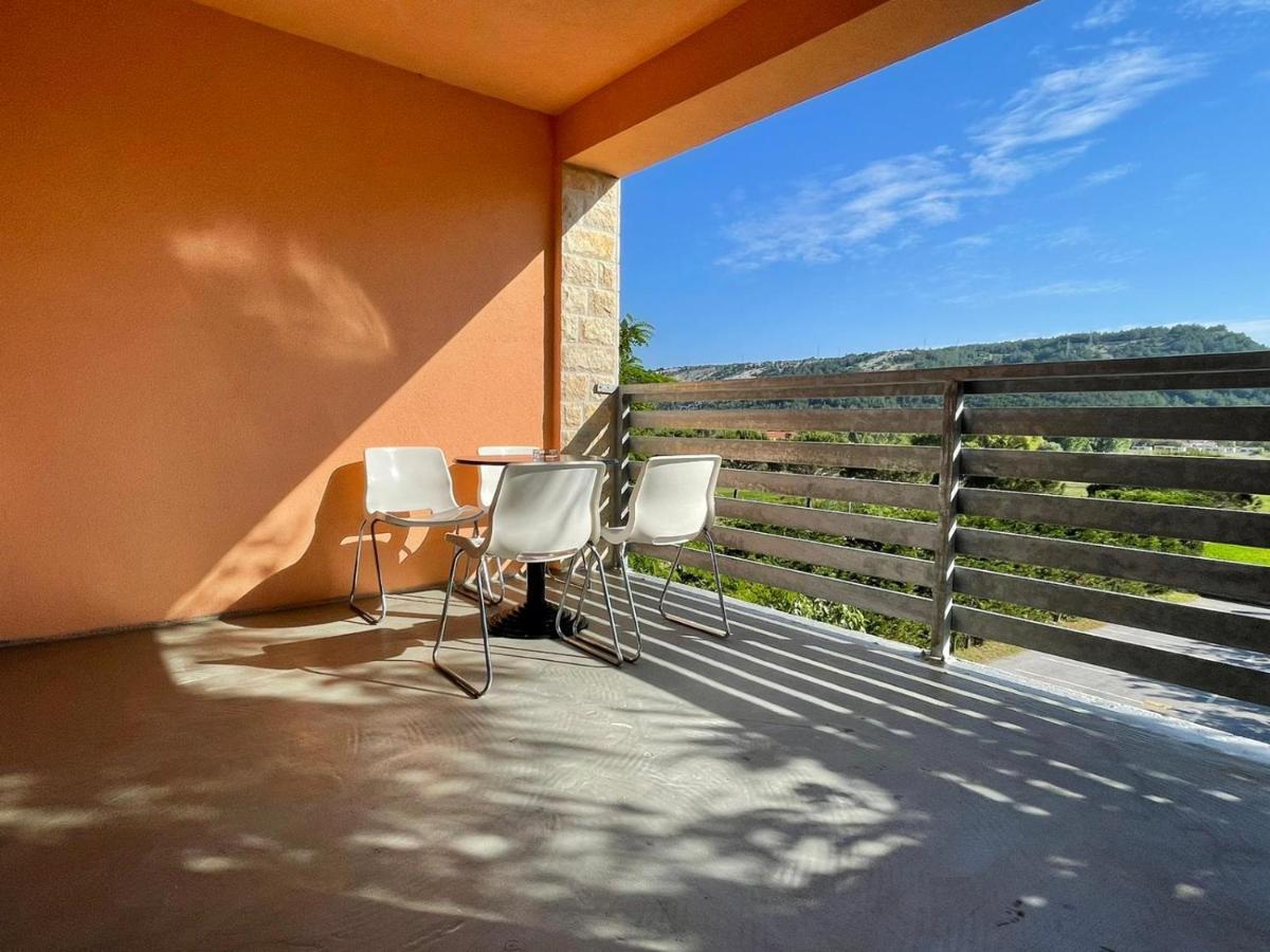 Apartments Chilla *** Лопар Экстерьер фото
