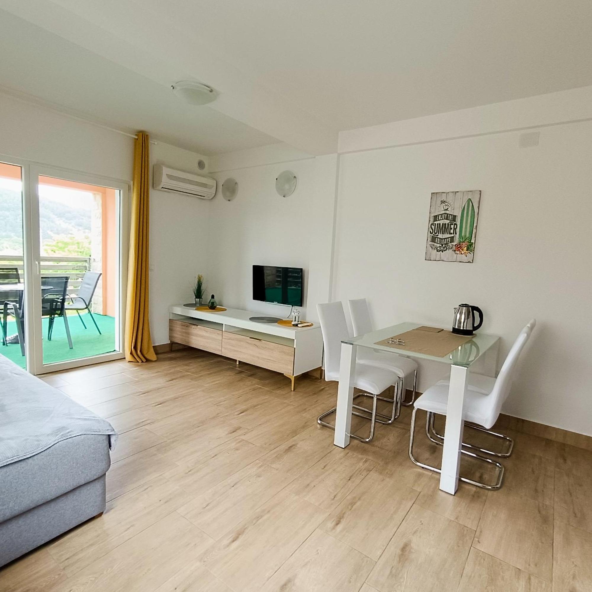 Apartments Chilla *** Лопар Экстерьер фото