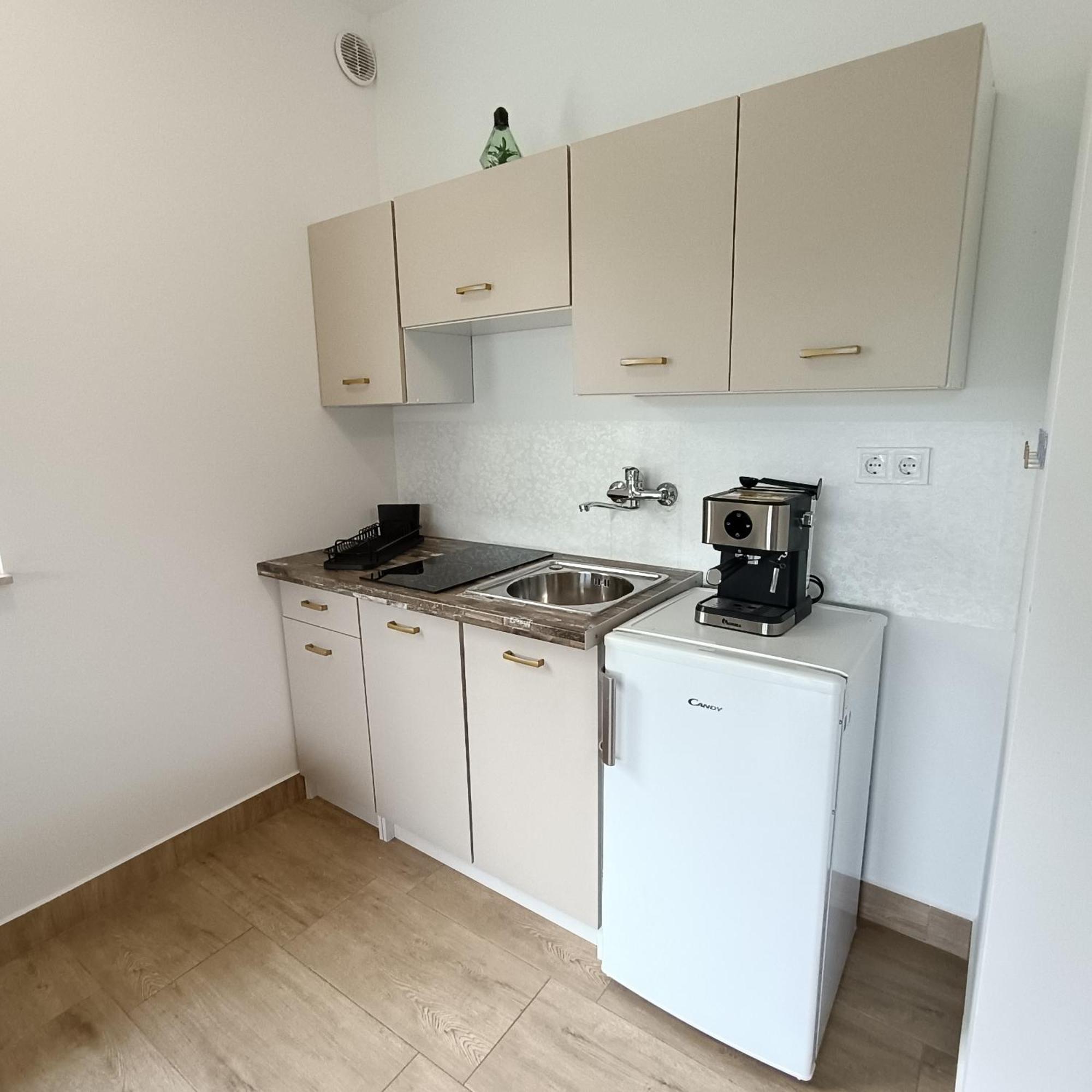 Apartments Chilla *** Лопар Экстерьер фото